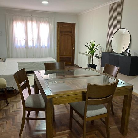Departamentos De Buen Nivel Apartment เมนโดซา ภายนอก รูปภาพ